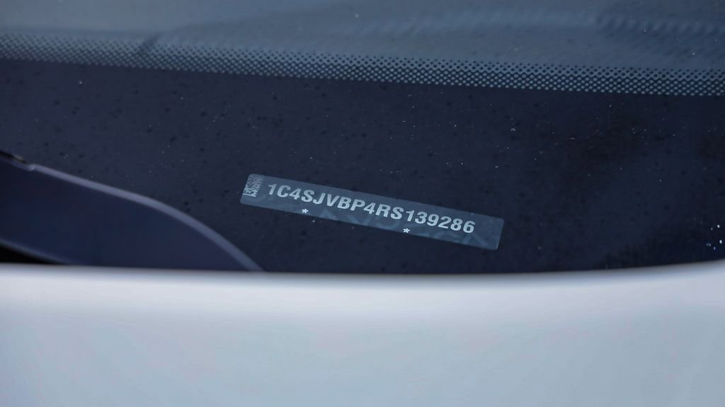 Certified 2024 Jeep Wagoneer Series II w/ Flexible Seating Group image 39