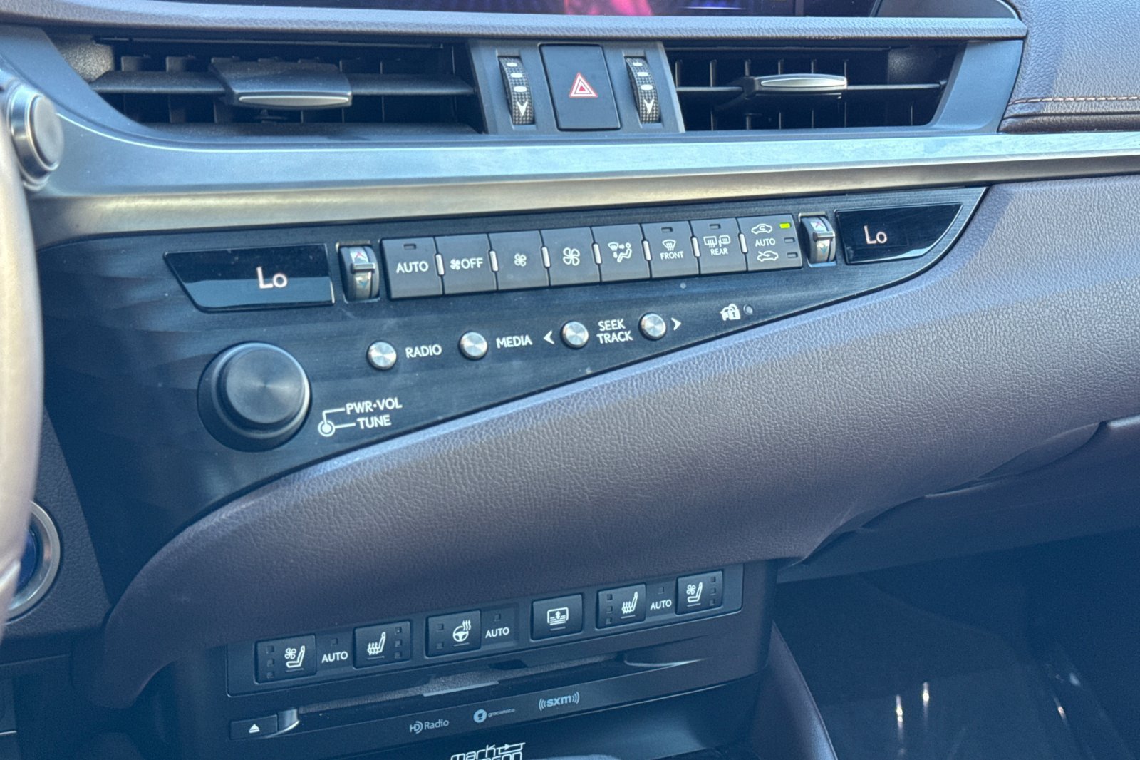 Used 2019 Lexus ES 300h w/ Accessory Package 2 FWD image 22
