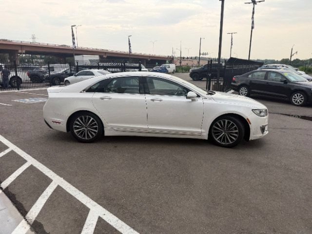 Used 2017 Lincoln MKZ Premiere FWD image 11