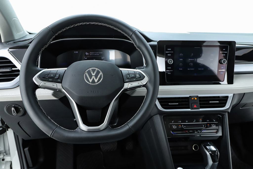 New 2026 Volkswagen Taos SE FWD image 20