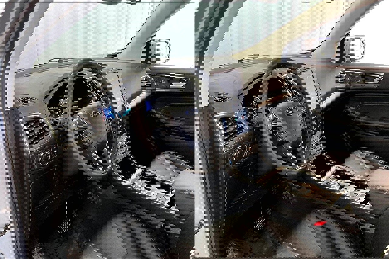 Used 2022 Ford Edge Titanium image 14