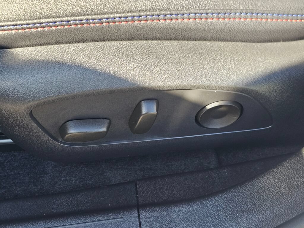 Used 2025 Chevrolet Equinox EV RS FWD image 31