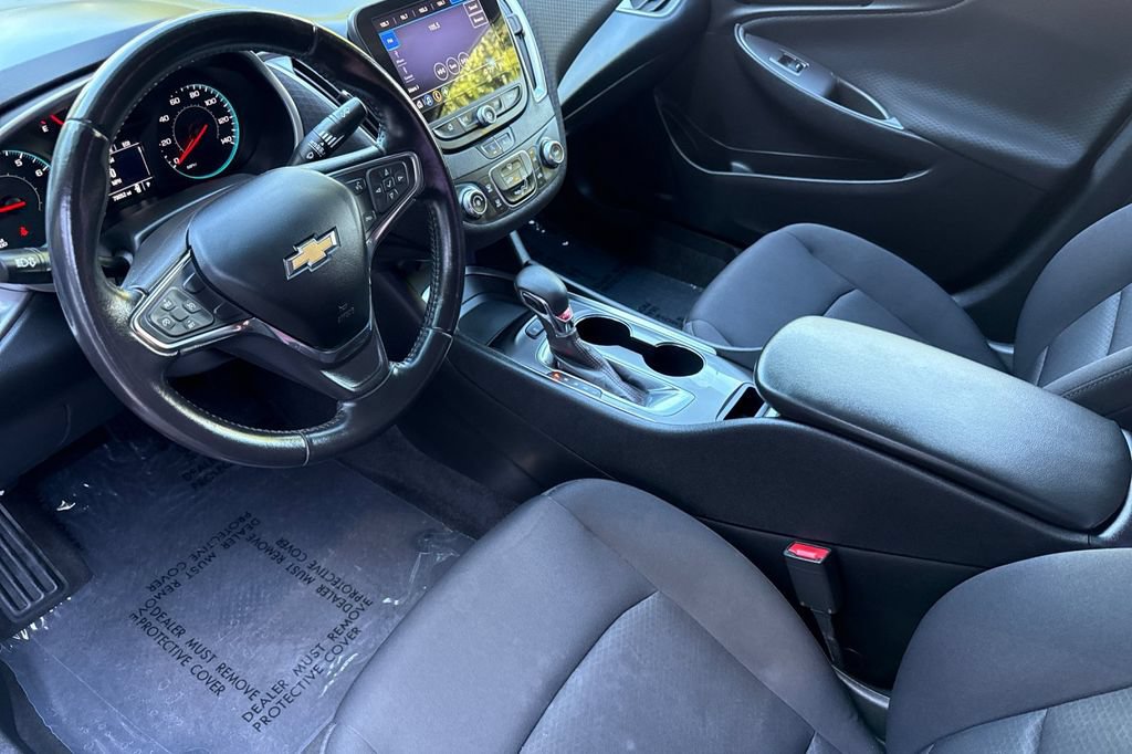 Used 2021 Chevrolet Malibu RS FWD image 3