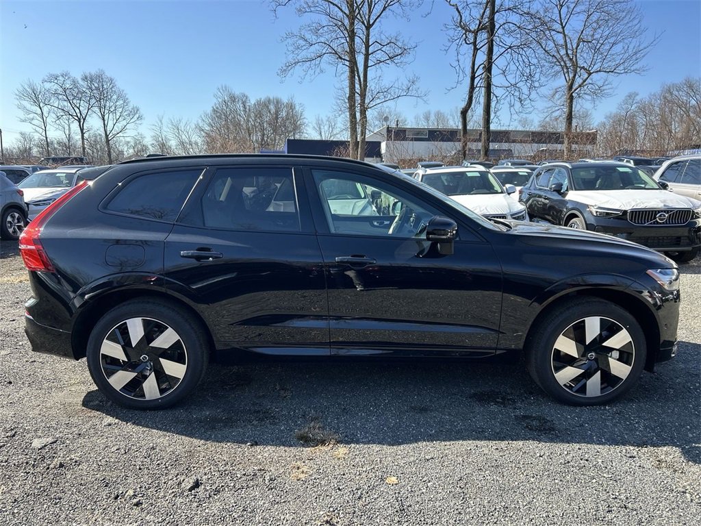 Certified 2025 Volvo XC60 T8 Plus w/ Protection Package Premier image 9