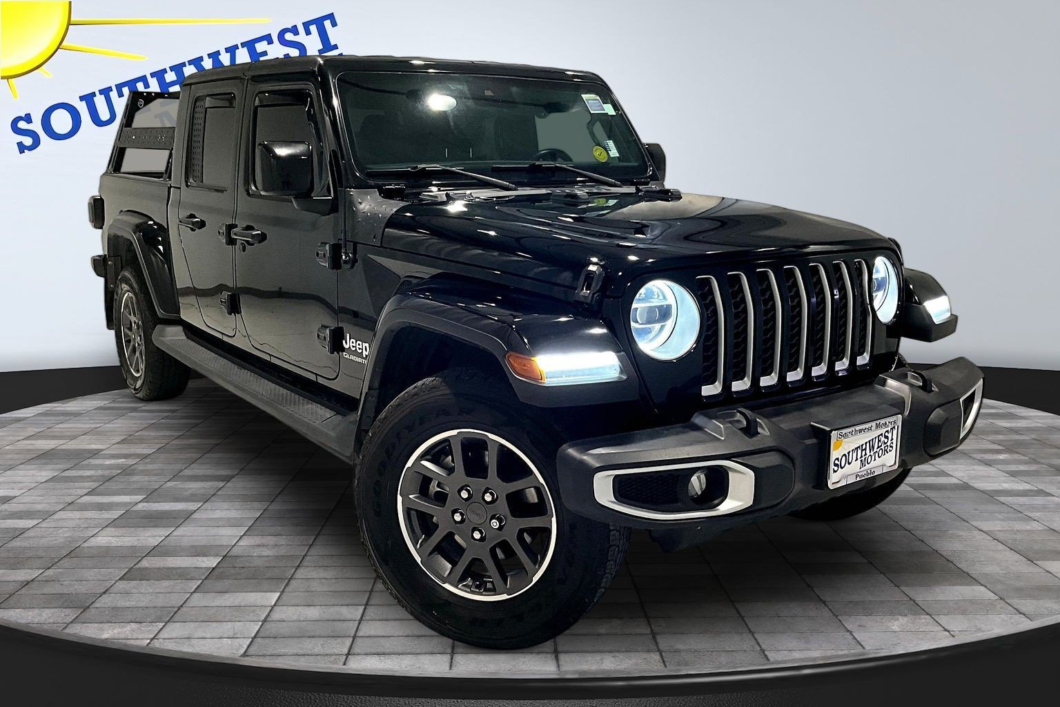 Used 2021 Jeep Gladiator Overland w/ Popular Equipment Package AWD/4WD image 3