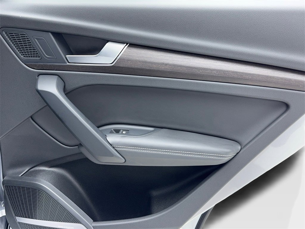 Used 2022 Audi Q5 2.0T Premium Plus w/ Premium Plus Package image 53