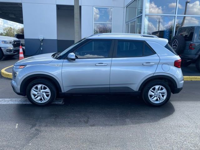 Used 2020 Hyundai Venue SEL image 6