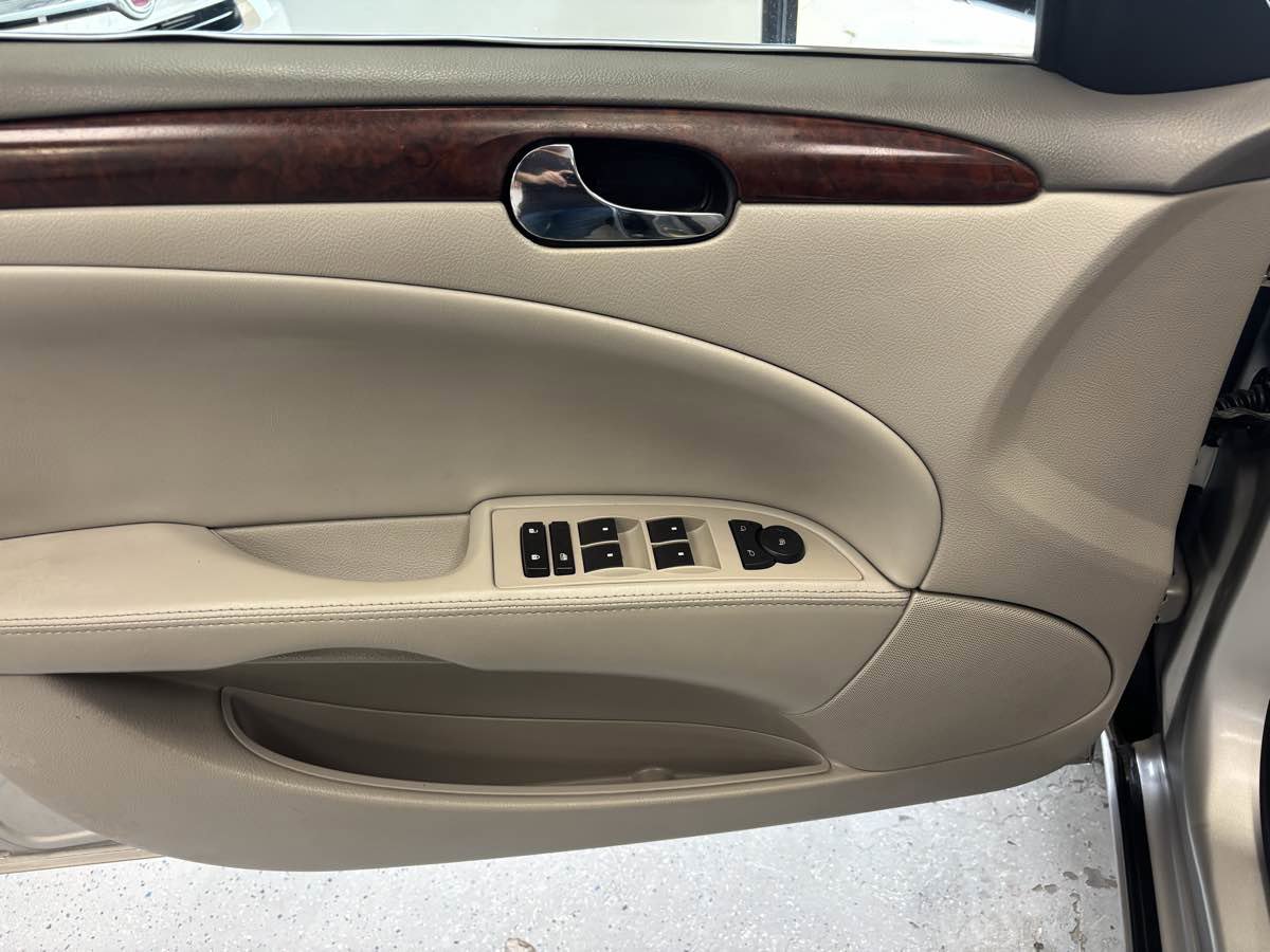 Used 2007 Buick Lucerne CX FWD image 18