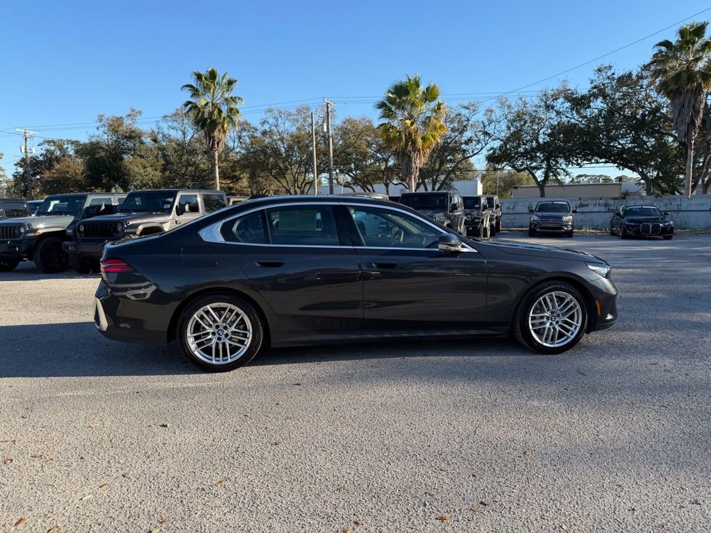 Used 2024 BMW 530i image 7