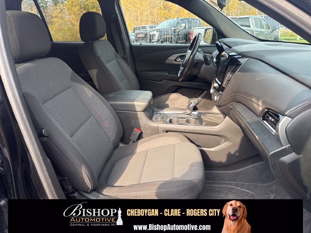 Used 2022 Chevrolet Traverse LT w/ Midnight/Sport Edition AWD/4WD image 21
