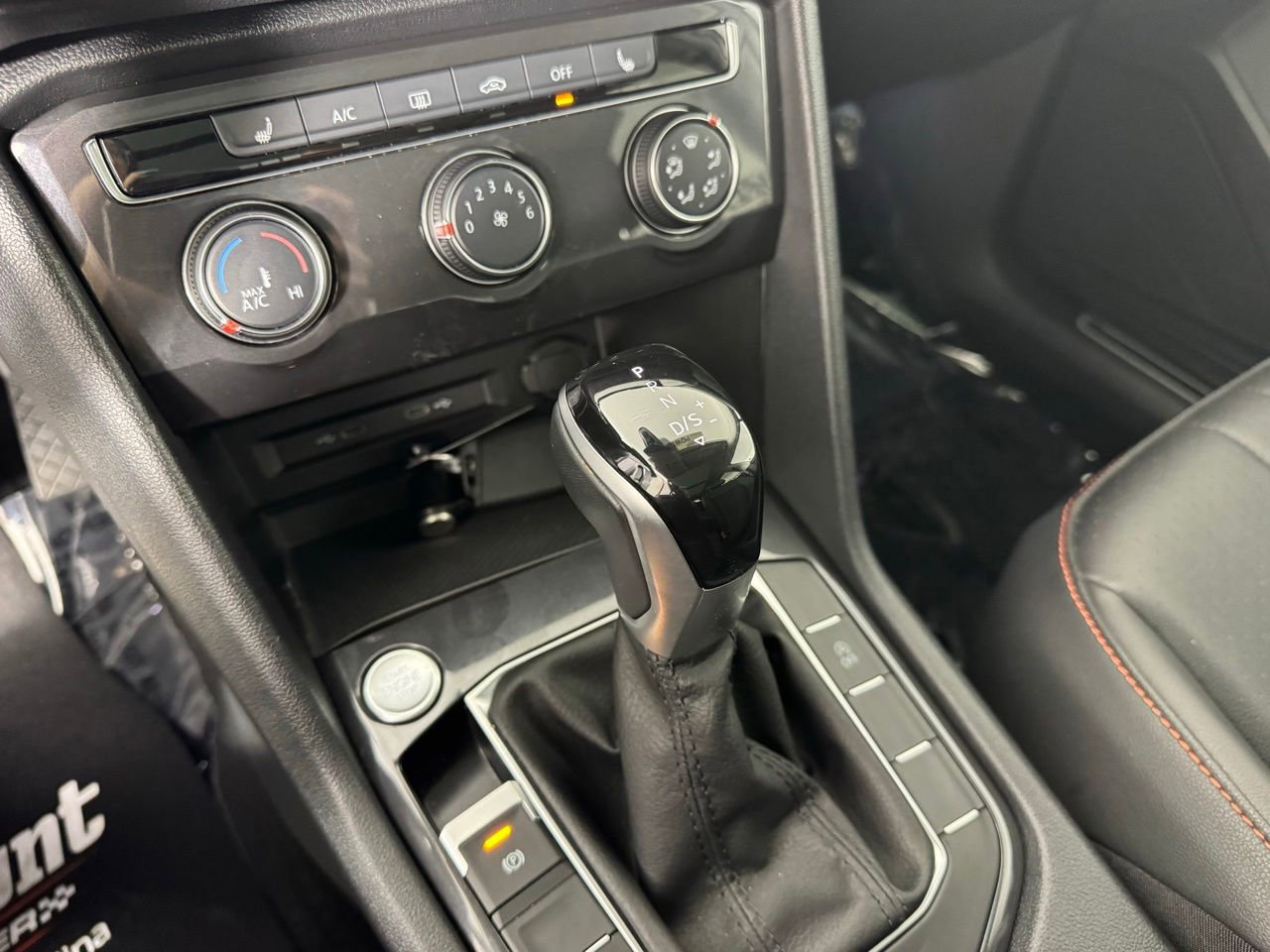 Used 2024 Volkswagen Tiguan Wolfsburg Edition image 19