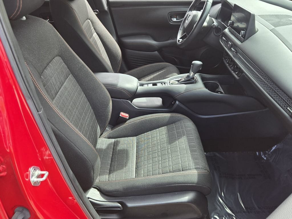 Certified 2025 Honda HR-V Sport image 16