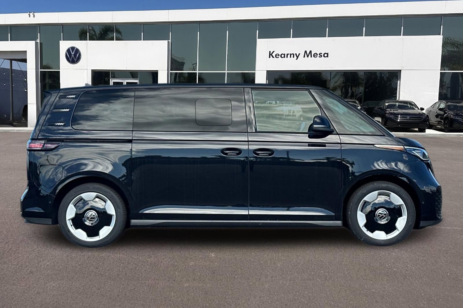 New 2025 Volkswagen ID. Buzz Pro S RWD image 3