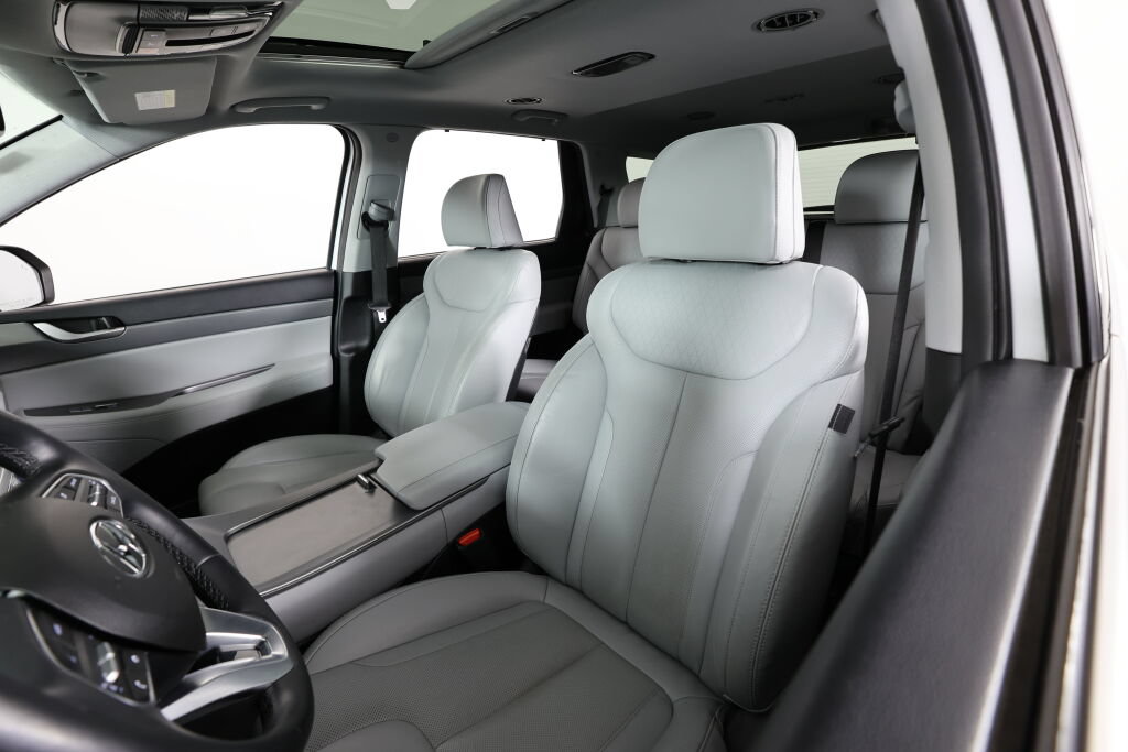 Used 2022 Hyundai Palisade SEL w/ 8P Bench Seat Package AWD/4WD image 11