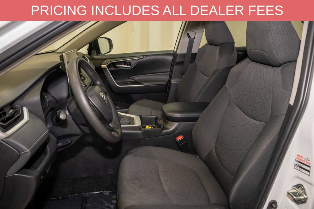 Used 2024 Toyota RAV4 XLE FWD image 10