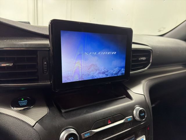 Used 2020 Ford Explorer XLT w/ Equipment Group 202A AWD/4WD image 29