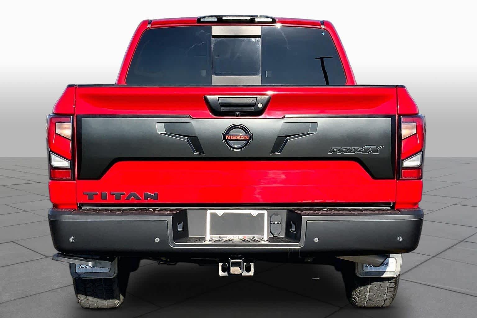 Used 2021 Nissan Titan PRO-4X w/ Pro-4x Convenience Package AWD/4WD image 5