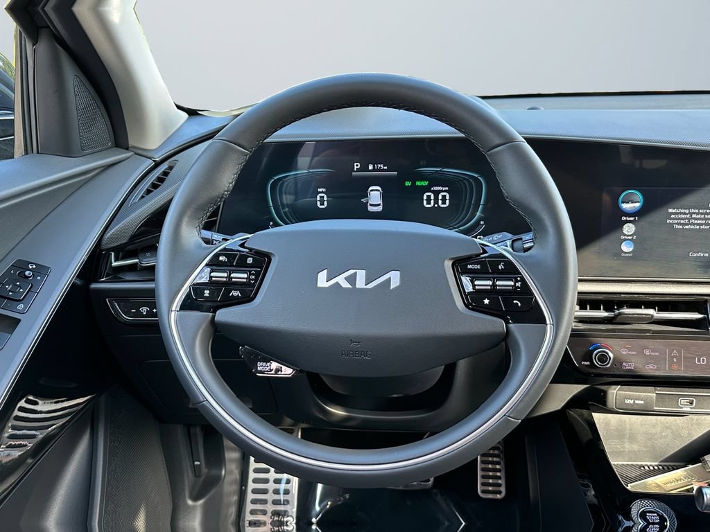 Certified 2025 Kia Niro EX Touring FWD image 12