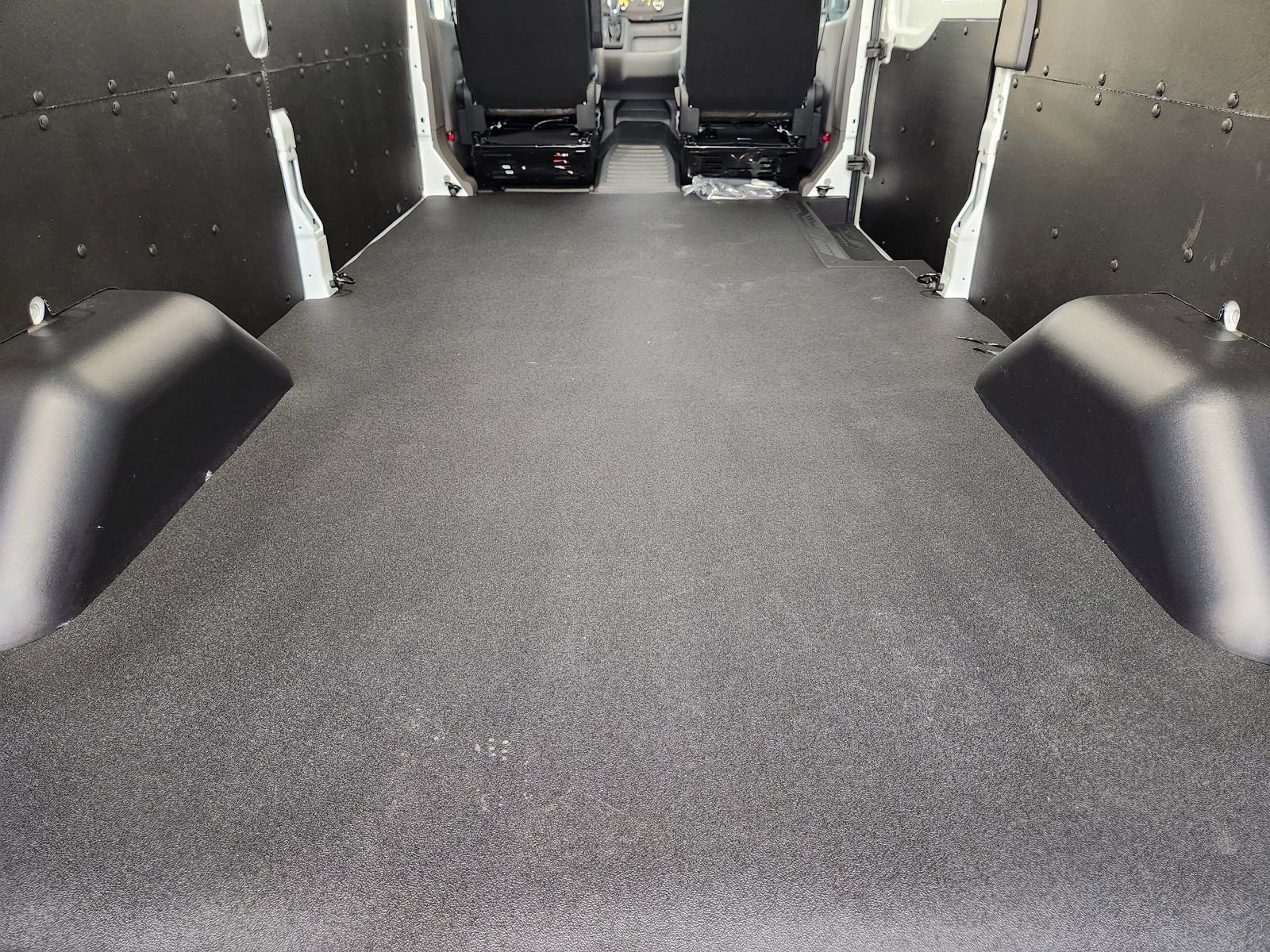 New 2025 Ford Transit 250 148 Medium Roof Extended AWD w/ Load Area Protection Package image 26