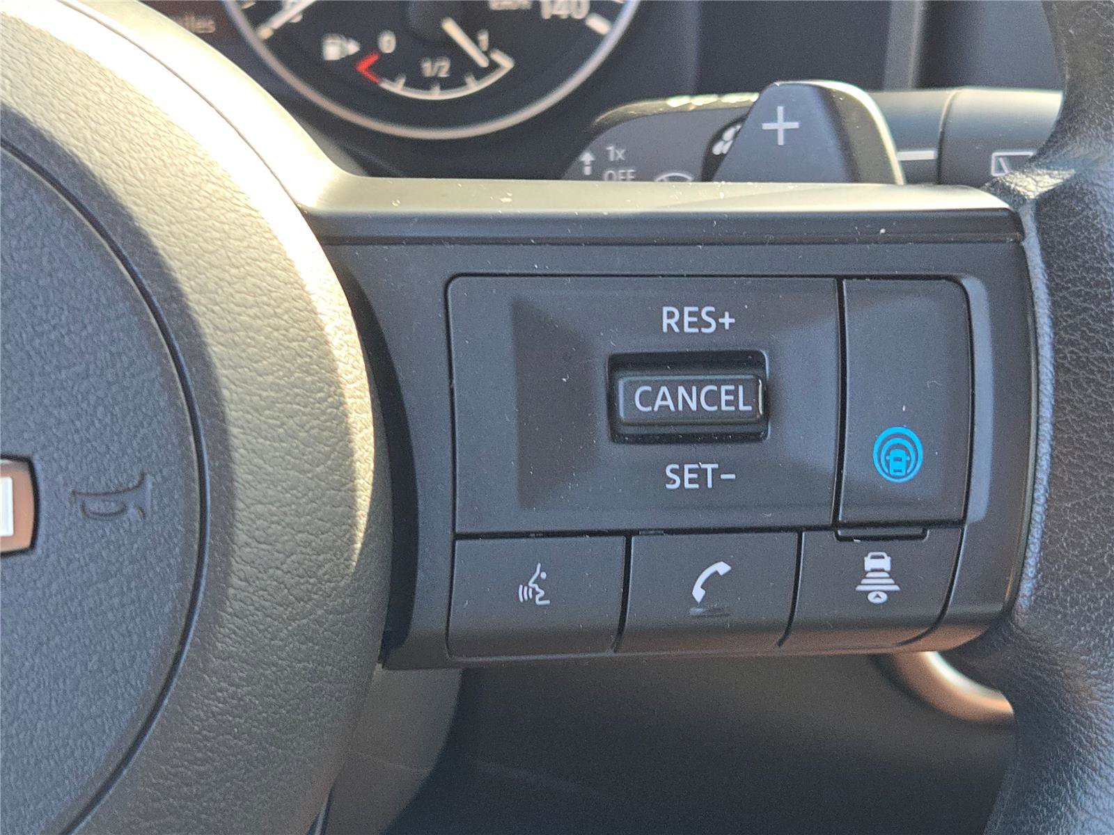 Used 2024 Nissan Rogue SV image 33