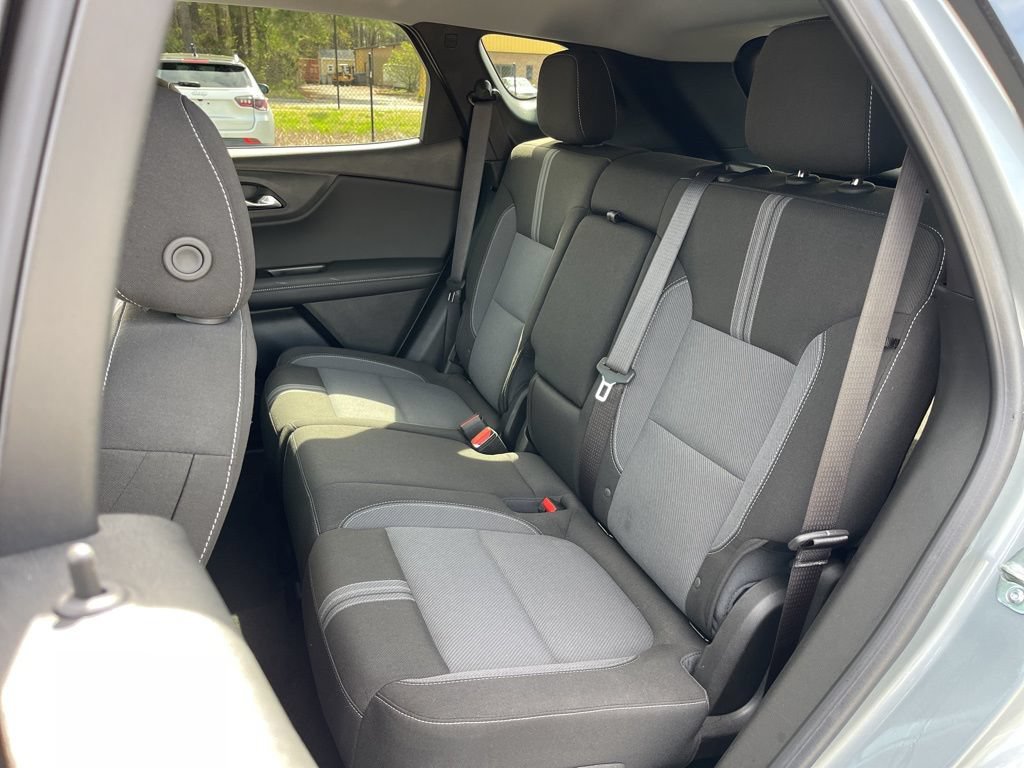 Used 2025 Chevrolet Blazer LT AWD/4WD image 24