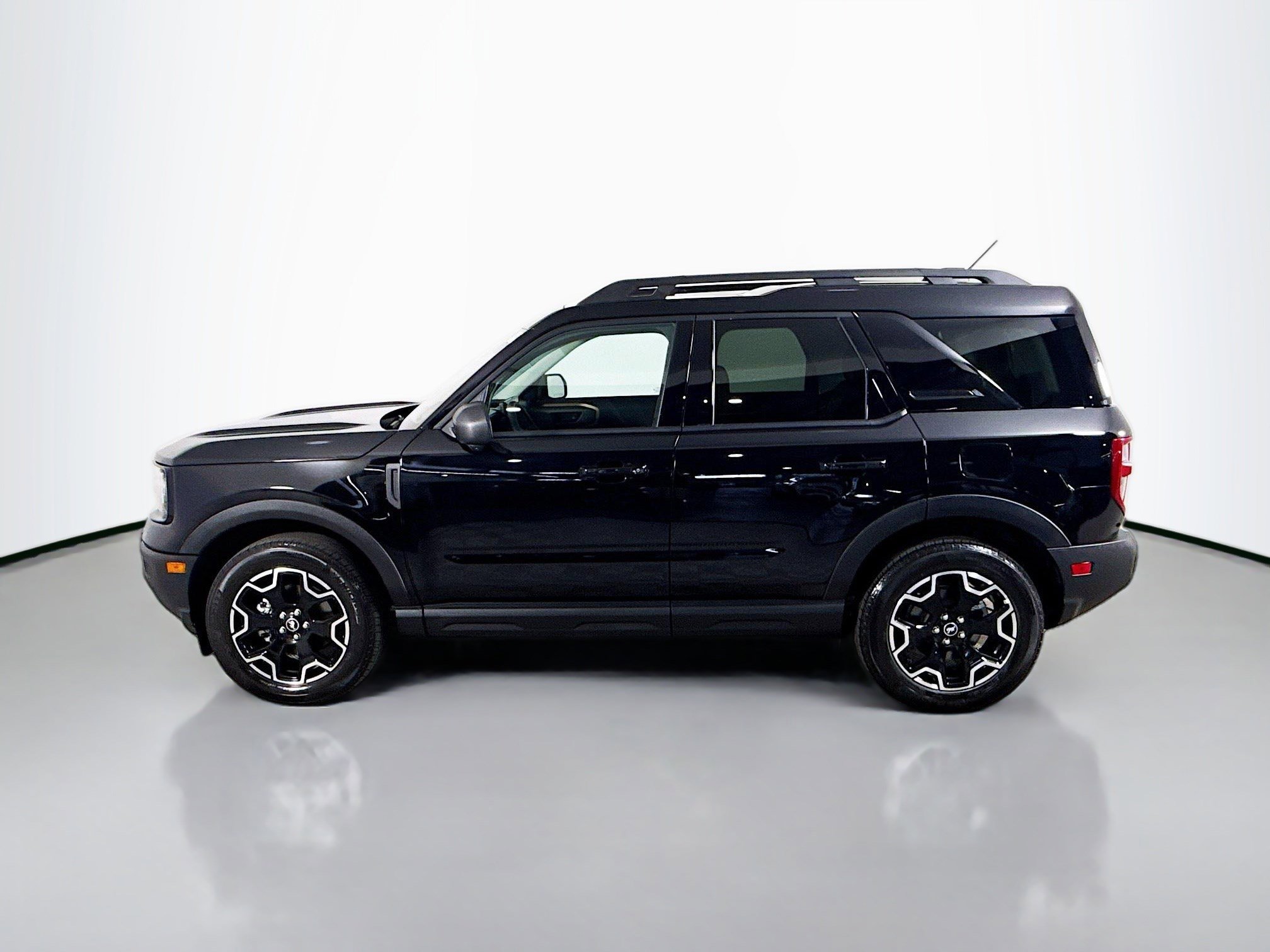Used 2025 Ford Bronco Sport Outer Banks w/ Outer Banks Tech Package+ AWD/4WD image 6
