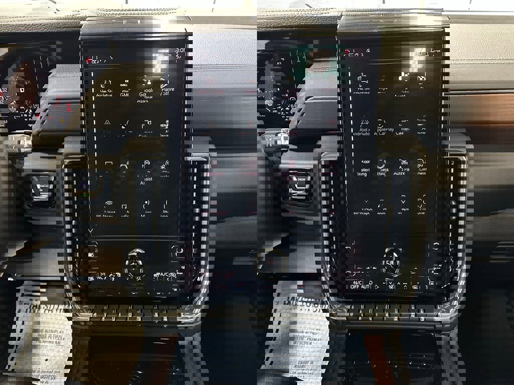 Used 2025 GMC Yukon XL Denali w/ Sun & Power Step Package image 26