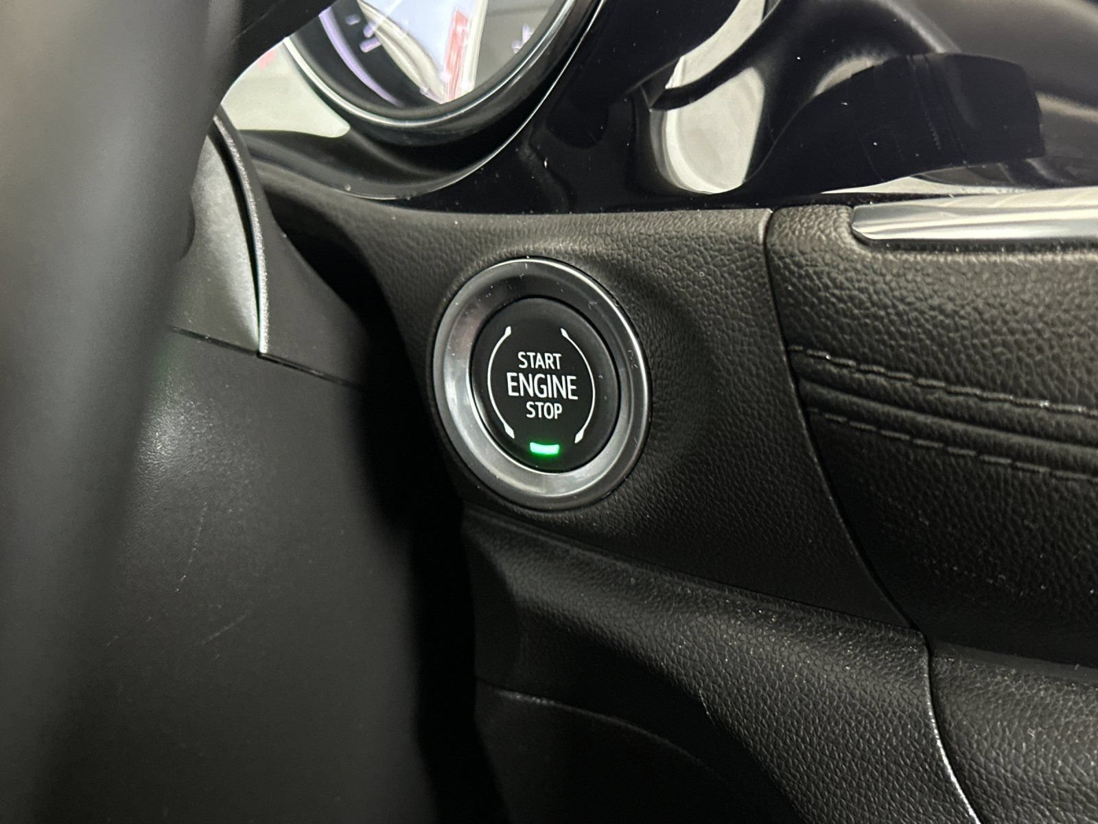 Used 2020 Buick Encore GX Essence w/ Sport Touring Package AWD/4WD image 20