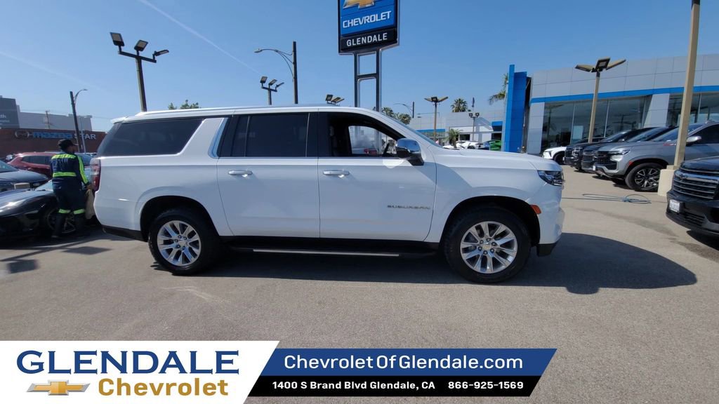Used 2023 Chevrolet Suburban Premier image 9