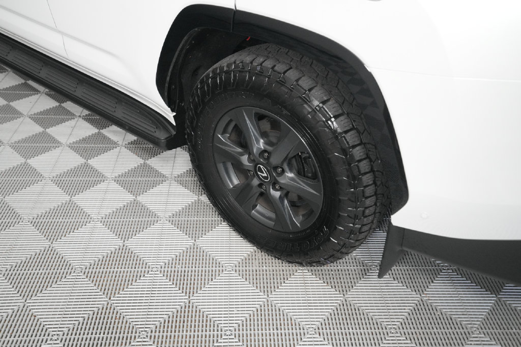 Certified 2025 Lexus LX 700h Overtrail AWD/4WD image 8
