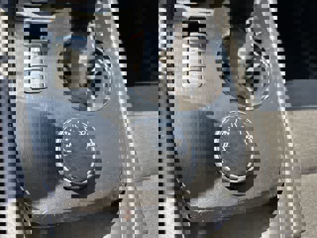 Used 2023 Nissan Rogue SV AWD/4WD image 9