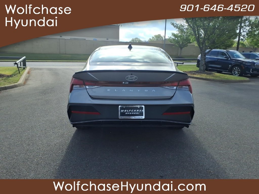 Used 2026 Hyundai Elantra Sport w/ Cargo Package FWD image 4