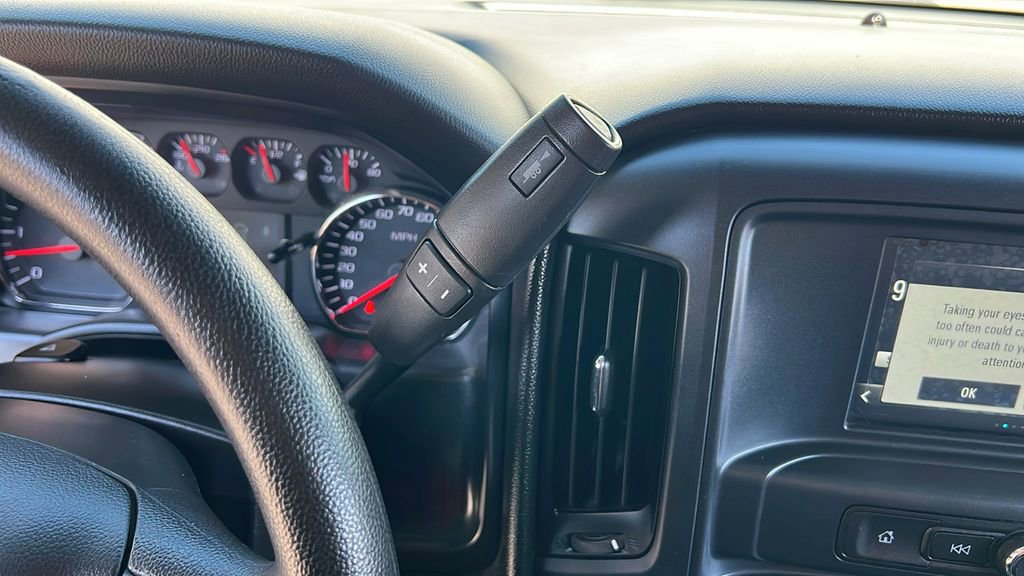 Used 2018 Chevrolet Silverado 1500 Custom w/ Custom Value Package RWD image 18