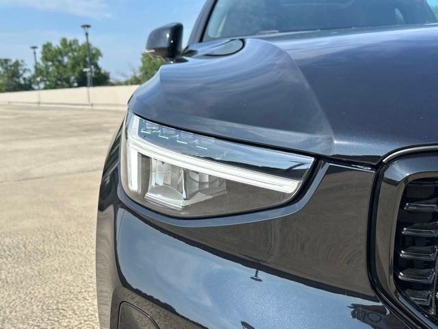 Certified 2024 Volvo XC40 B5 Plus w/ Protection Package Premier AWD/4WD image 12