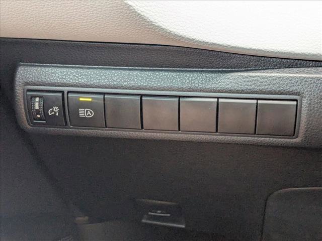Used 2024 Toyota Corolla SE FWD image 11