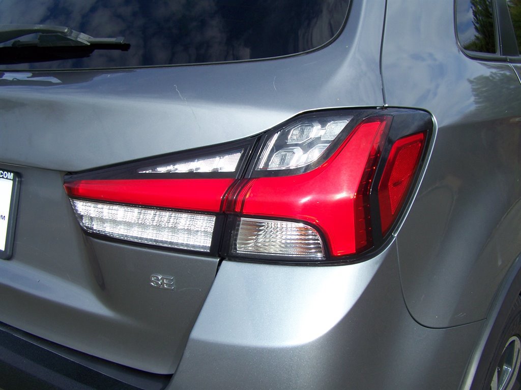 Used 2021 Mitsubishi Outlander Sport SE AWD/4WD image 37