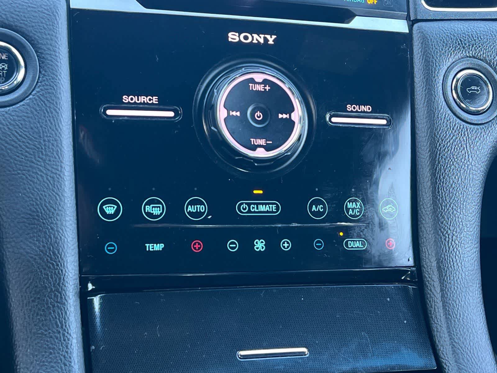 Used 2018 Ford Taurus Limited FWD image 20