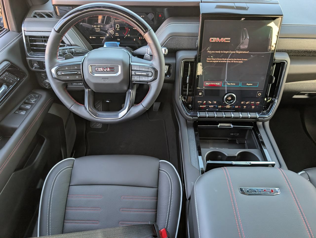 New 2026 GMC Yukon AT4 Ultimate AWD/4WD image 9