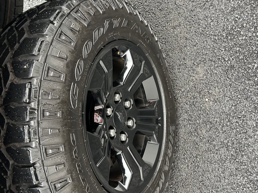 Used 2018 Chevrolet Tahoe LT w/ Luxury Package image 23