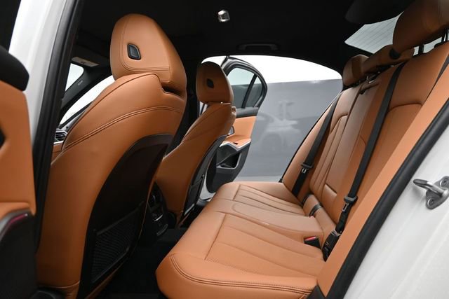 Used 2023 BMW 330i Sedan w/ Premium Package RWD image 18