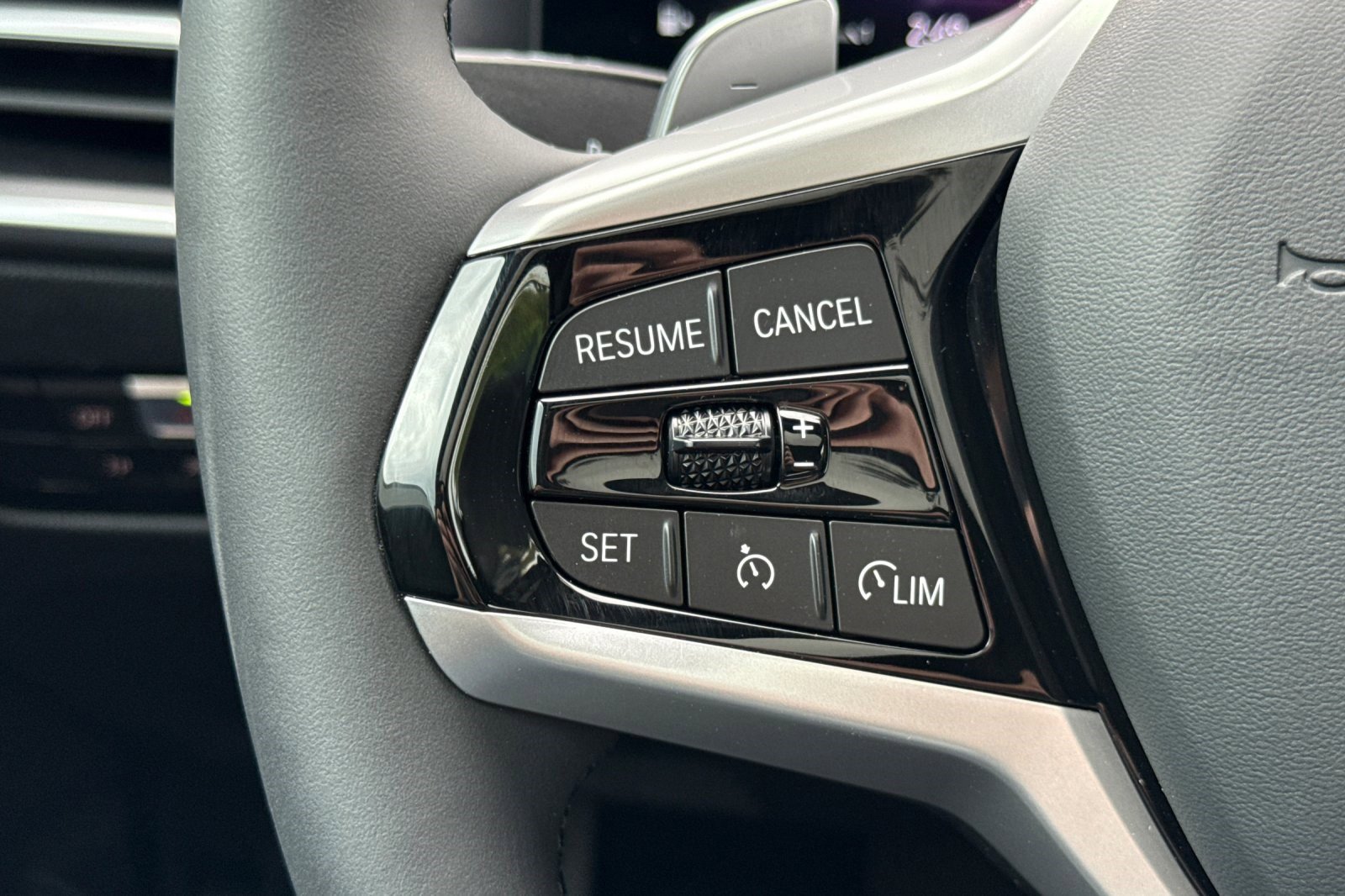 Used 2025 BMW 430i Coupe w/ Premium Package image 28