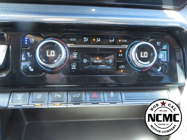 Used 2024 GMC Sierra 3500 Denali w/ Denali Reserve Package AWD/4WD image 39