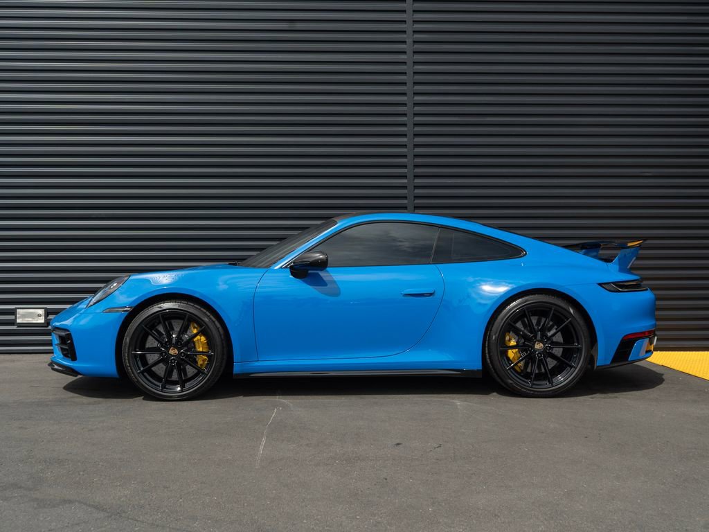 Used 2023 Porsche 911 Carrera image 2