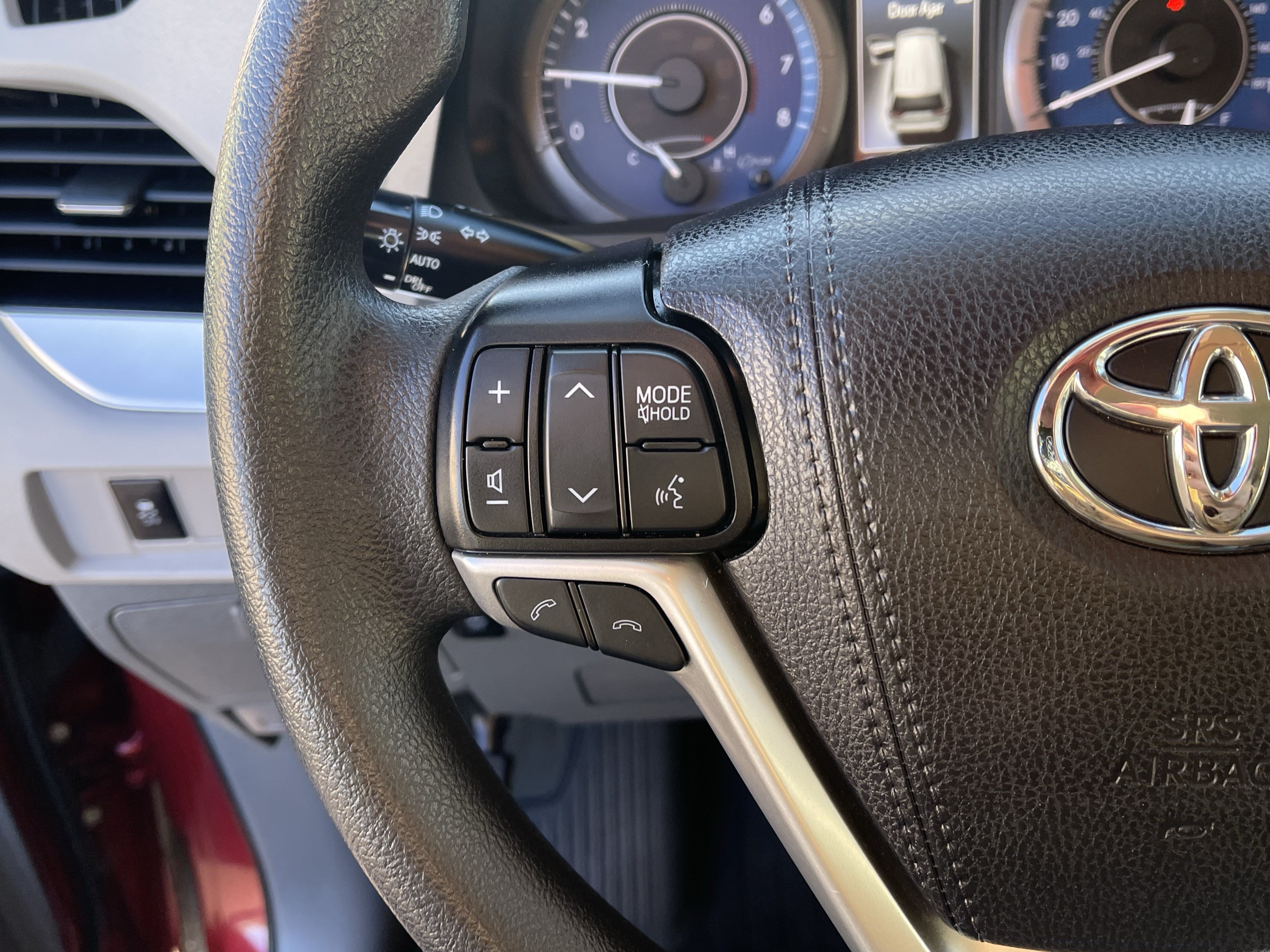 Used 2020 Toyota Sienna LE w/ LE Preferred Package FWD image 20