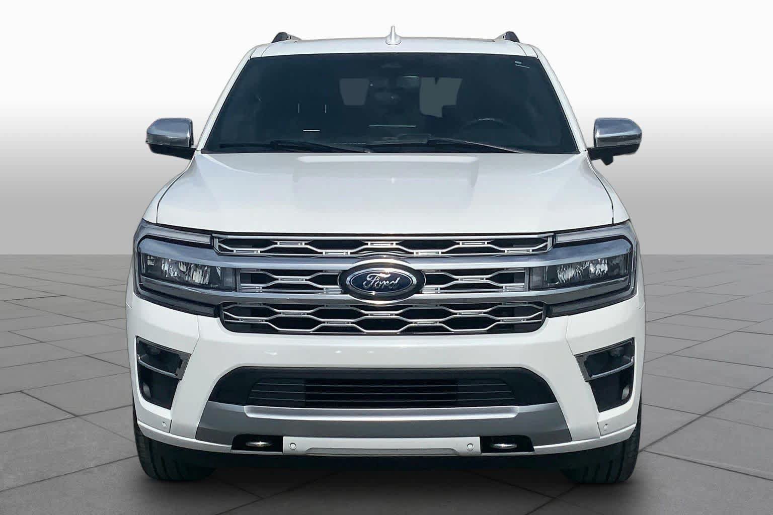 Used 2024 Ford Expedition Platinum AWD/4WD image 4