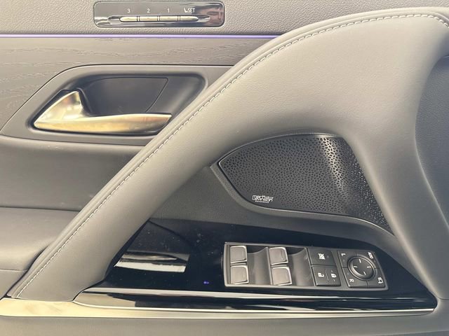 New 2026 Lexus LX 700h Luxury image 17