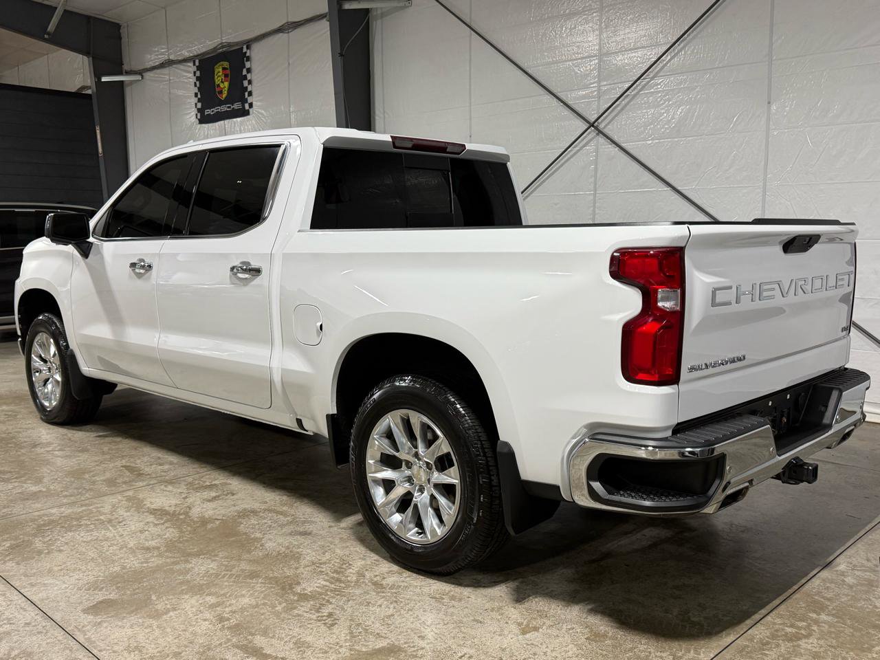 Used 2021 Chevrolet Silverado 1500 LTZ image 3