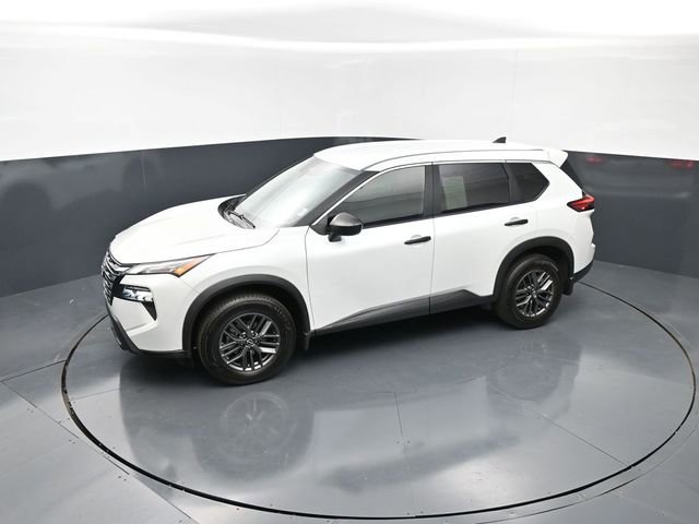 Used 2025 Nissan Rogue S FWD image 21