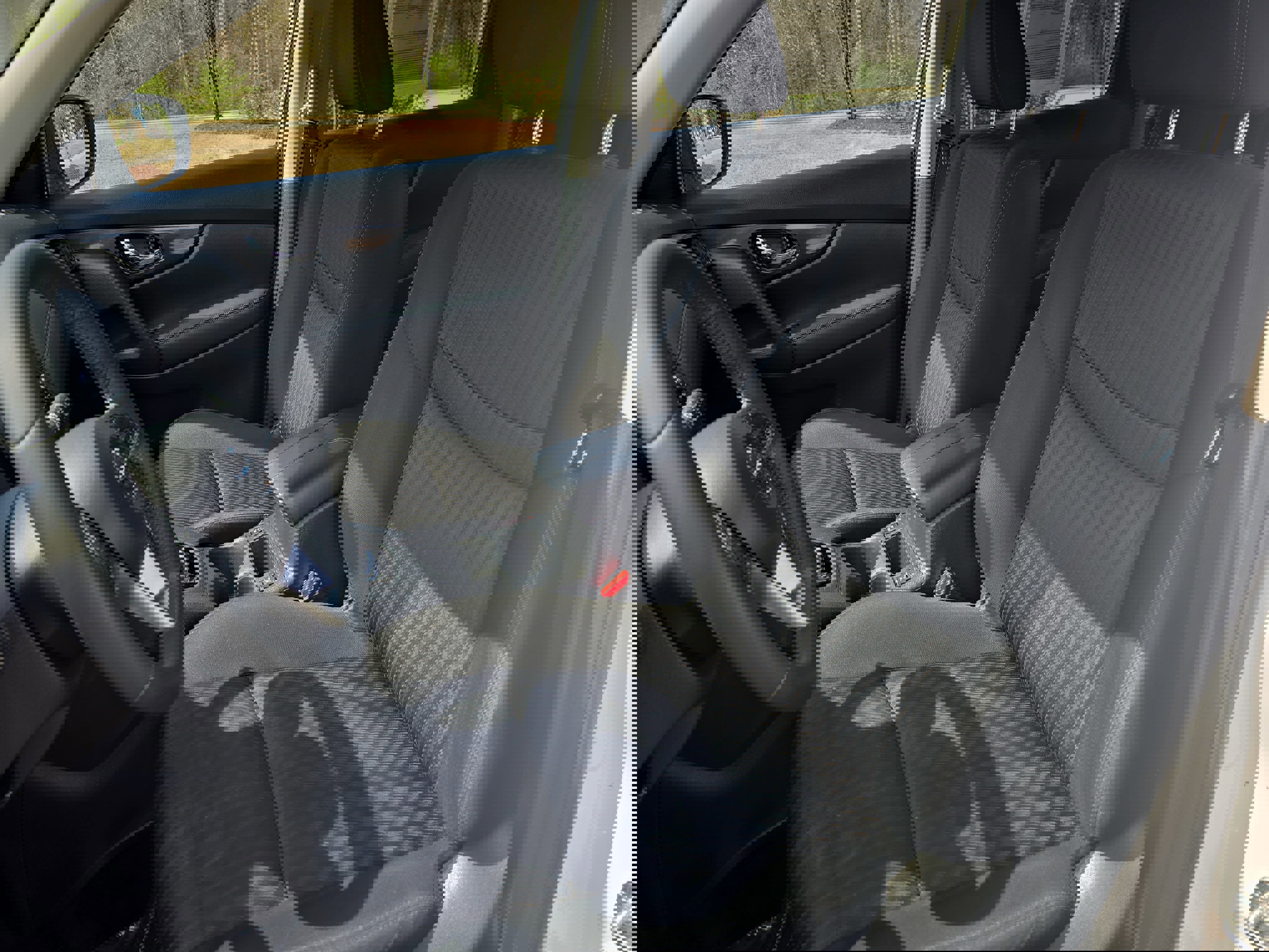 Used 2018 Nissan Rogue SV image 17