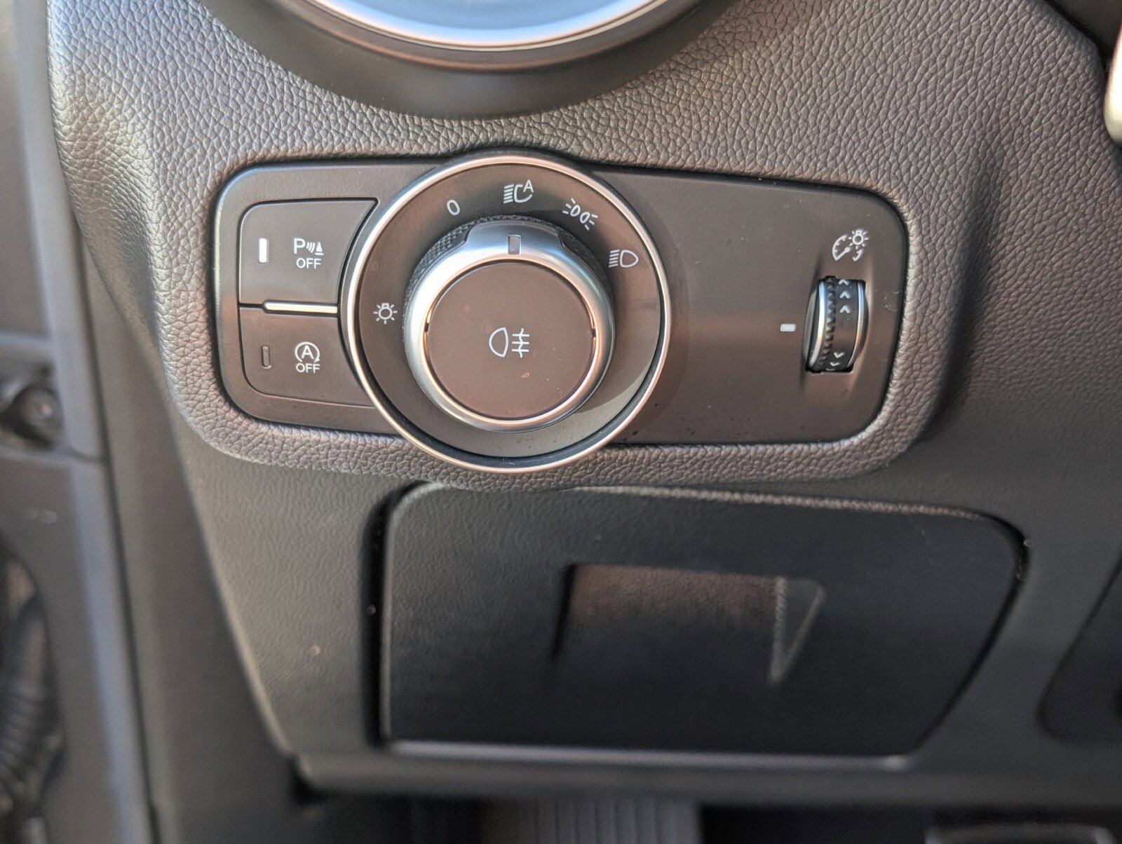 Used 2023 Alfa Romeo Stelvio Sprint image 35